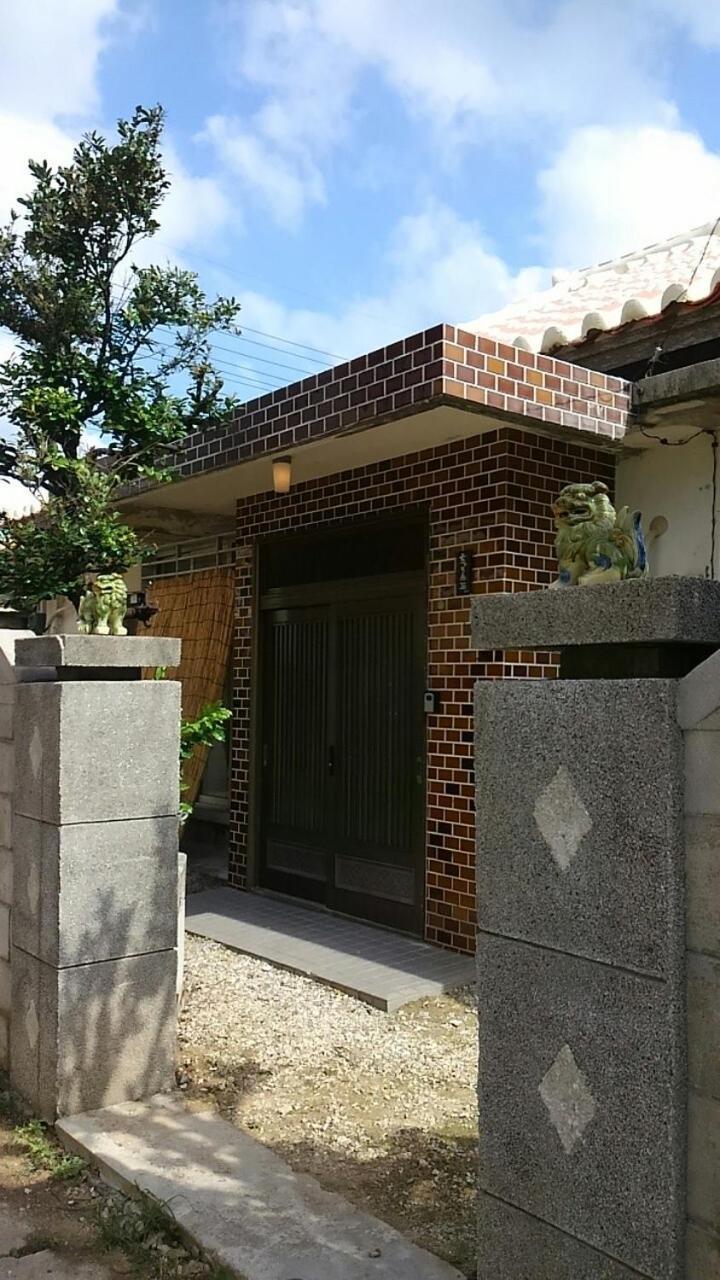 石垣島 一棟貸切りのお宿 ちゅら赤瓦 Ishigaki  Exteriör bild